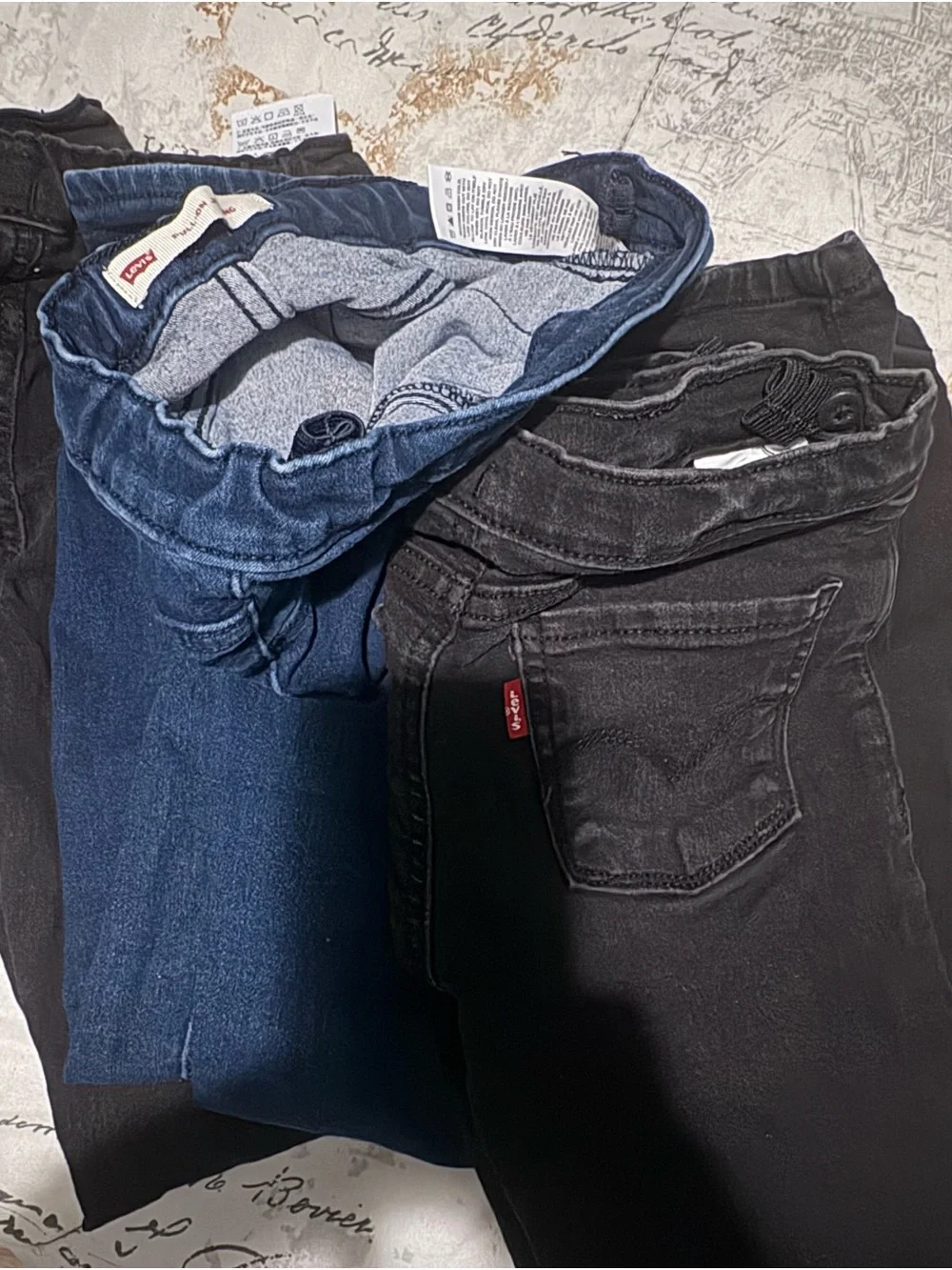 Girls' Levi’s Jeans Bundle - and t-shirt bundle size 7